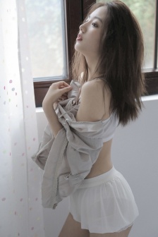 聂小雨黑皮衣5分多钟视频原版